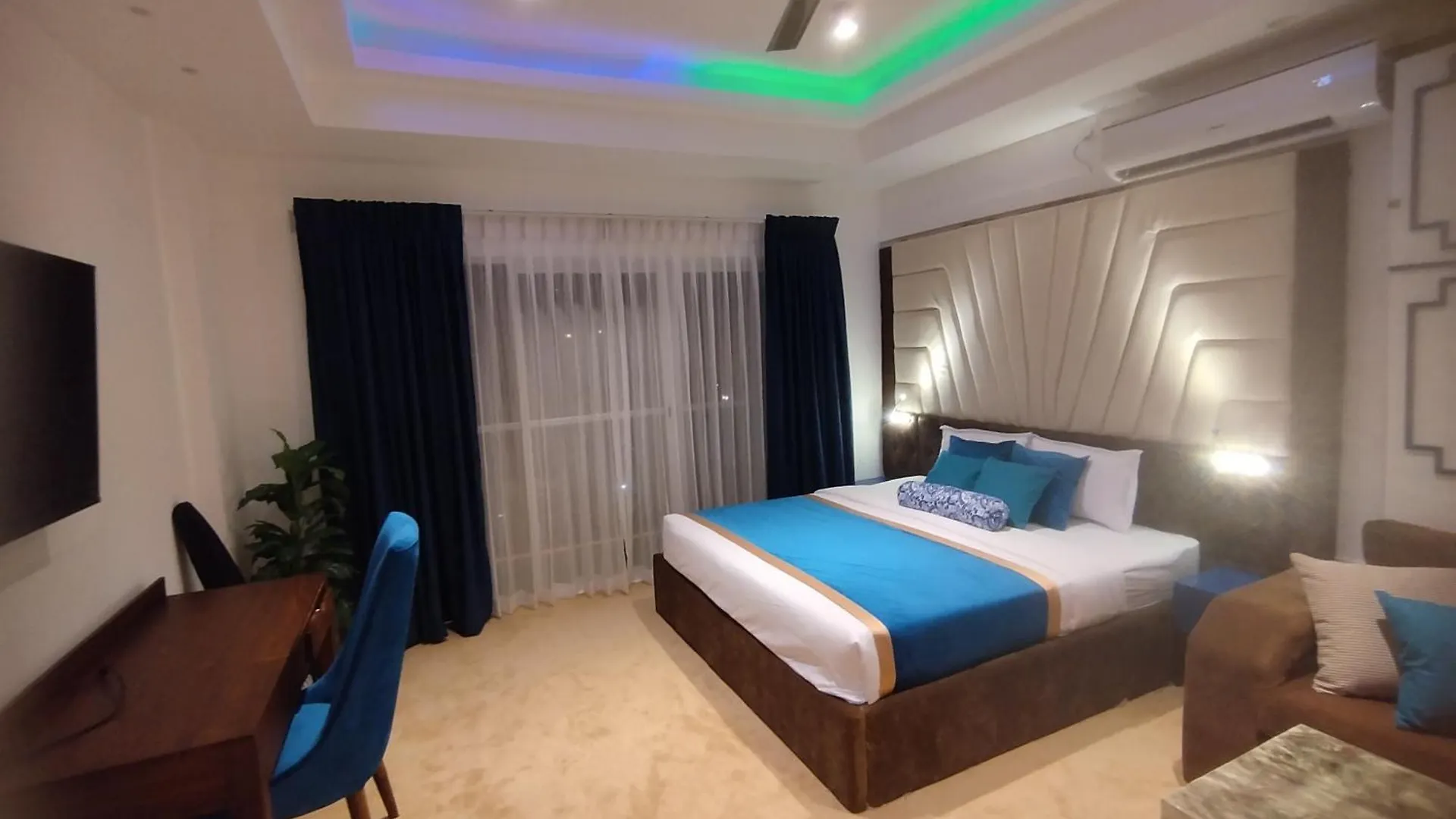Infinity Condos By Ocean Breeze Negombo 0*,
